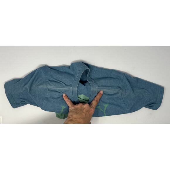 Lucky Brand Woman's Tshirt size M Pre-Owned with Fading on shoulder area summer - Picture 3 of 6